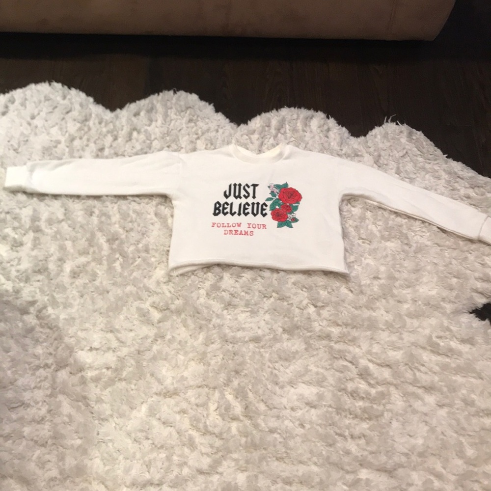 White cropped sweater  size: 9/10